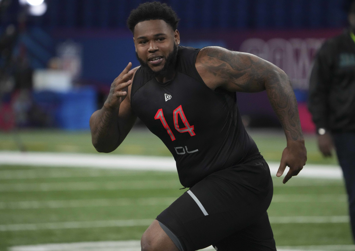 Travis Jones of UConn USATSI_17835540